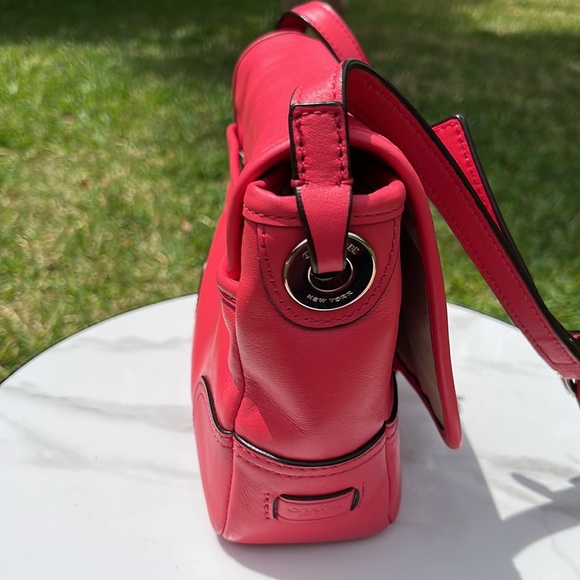 COACH Hadley Leather Field Bag - Picture 6 of 16